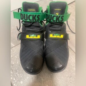 Zoom LeBron Soldier 9 Premium 'Oregon' size 11